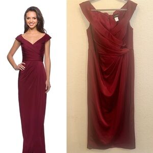 La Femme 14 Burgundy Red V-Neck Ruched Bodice Formal Sheath Holiday Dress